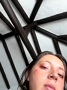 Snapshot of Enyeld_ruru chatting on 09.13.25 Enyeld ruru online show from 09.13.25