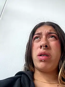 Snapshot of Enyeld_ruru chatting on 10.14.25 Enyeld ruru online show from 10.14.25