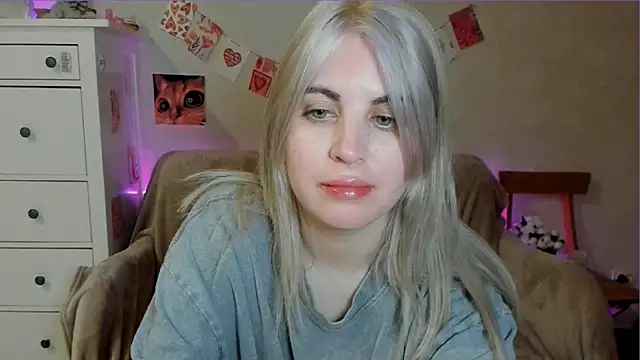 Snapshot of pawpaws chatting on 05.16.26 pawpaws online show from 05.16.26