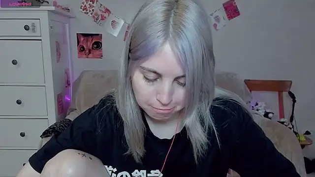 Snapshot of pawpaws chatting on 05.26.26 pawpaws online show from 05.26.26