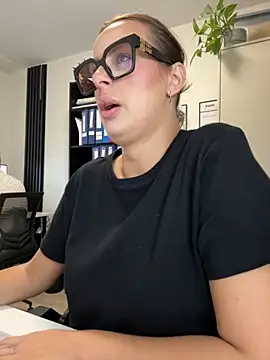 Hii Lolla online show from 09.11.25