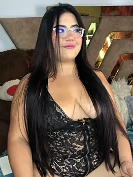 naatashamendozaa online show from 02.21.26