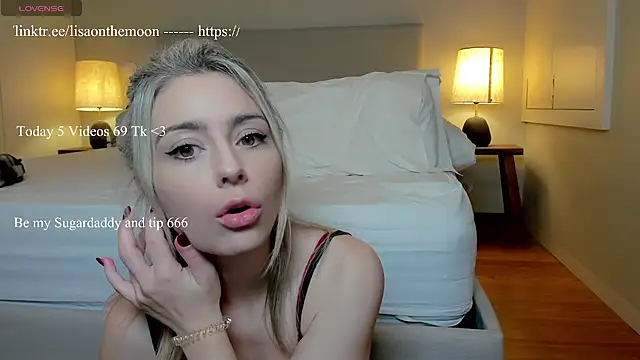 Lisaonthemoon online show from 11.13.25