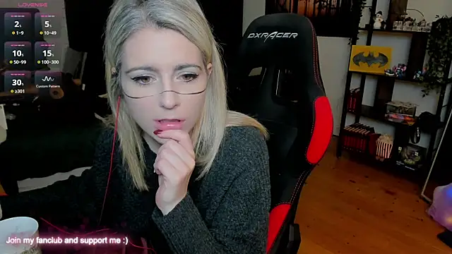 Lisaonthemoon online show from 12.19.25