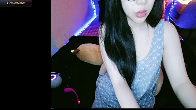  Viviann  online show from 09.23.25