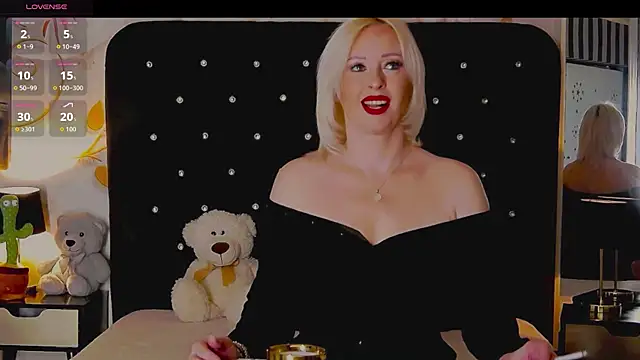 OliviaShaw23 online show from 12.13.25