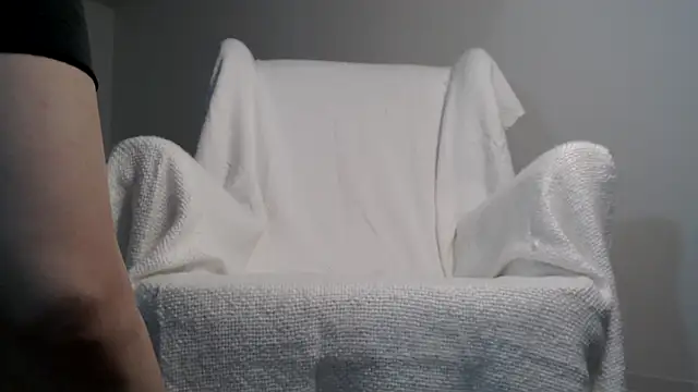 Snapshot of Lily_0000 chatting on 12.12.24 Lily 0000 online show from 12.12.24