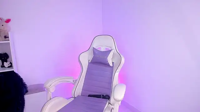 lili turner online show from 04.15.26