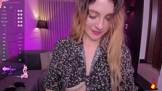 Snapshot of Leah_Grey chatting on 01.31.25 Leah Grey online show from 01.31.25