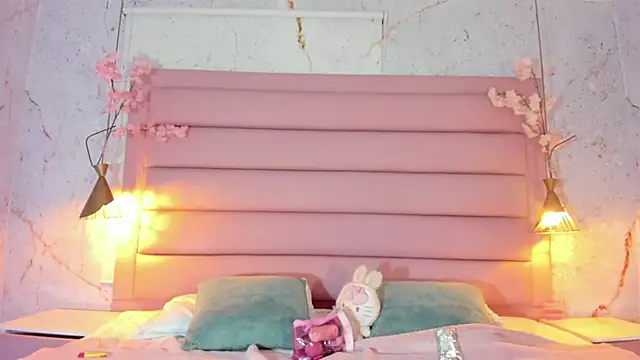 Lezy  online show from 10.16.25