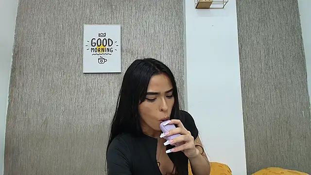 Cloeandtyfanny online show from 02.12.25