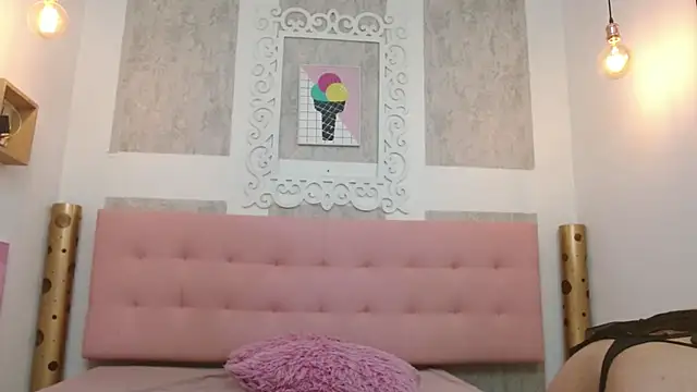 Cloeandtyfanny online show from 03.10.25