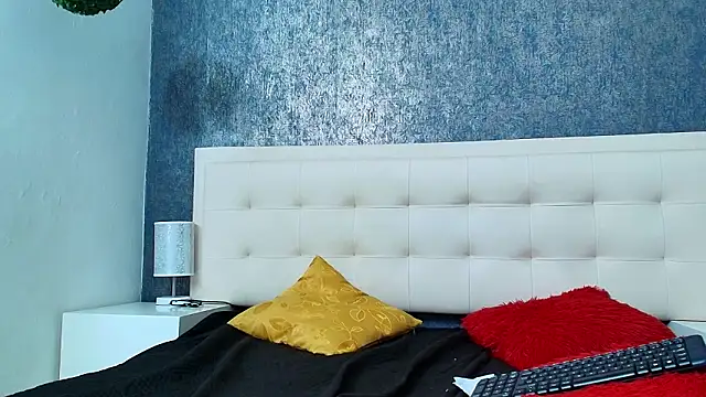 Snapshot of Cloeandtyfanny chatting on 01.18.26 Cloeandtyfanny online show from 01.18.26