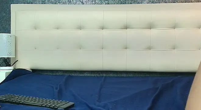 Snapshot of Cloeandtyfanny chatting on 04.11.26 Cloeandtyfanny online show from 04.11.26