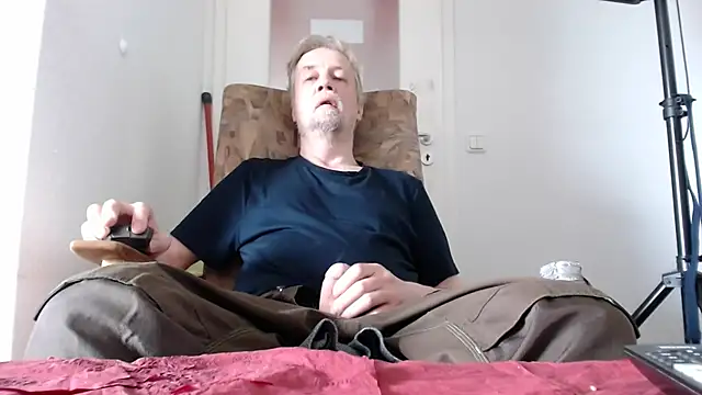 Snapshot of Cordt30 chatting on 06.17.26 Cordt30 online show from 06.17.26