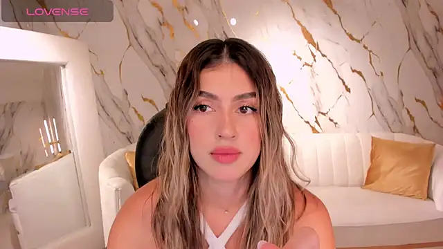 Snapshot of PaulinaSantos_ chatting on 03.05.25 PaulinaSantos online show from 03.05.25