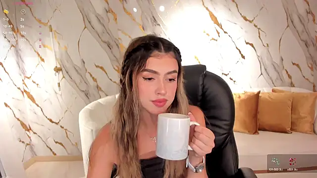 Snapshot of PaulinaSantos_ chatting on 03.06.25 PaulinaSantos online show from 03.06.25