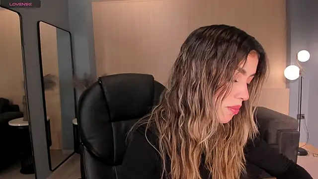 Snapshot of PaulinaSantos_ chatting on 03.13.25 PaulinaSantos online show from 03.13.25