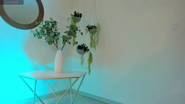 Snapshot of PaulinaSantos_ chatting on 03.18.25 PaulinaSantos online show from 03.18.25