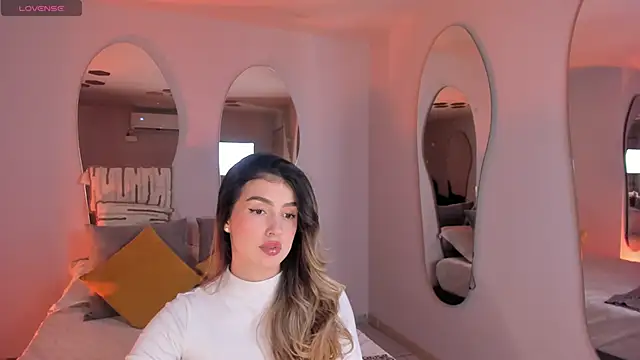 Snapshot of PaulinaSantos_ chatting on 09.10.25 PaulinaSantos online show from 09.10.25