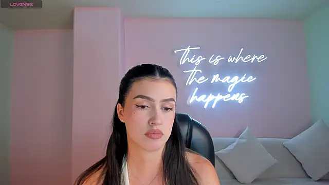 Snapshot of PaulinaSantos_ chatting on 09.25.25 PaulinaSantos online show from 09.25.25