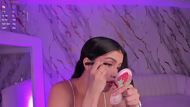 Snapshot of PaulinaSantos_ chatting on 10.04.25 PaulinaSantos online show from 10.04.25