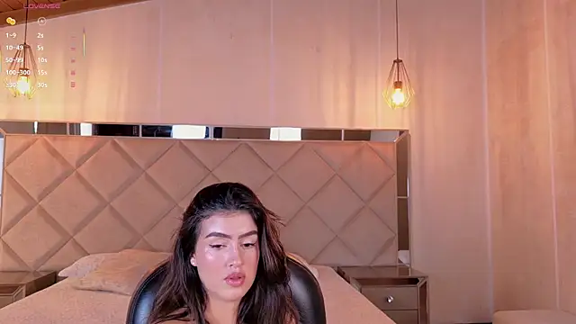 PaulinaSantos  online show from 05.17.26