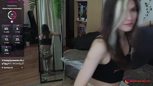 monikavenom online show from 10.04.25