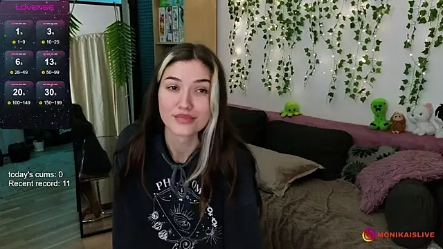 monikavenom online show from 10.11.25