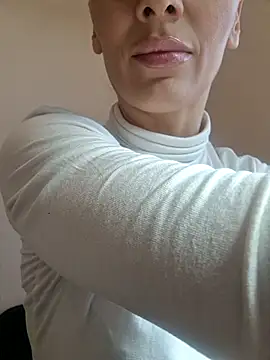 SweetMonicaUK online show from 03.17.25