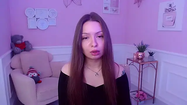 LucySkilar online show from 01.24.25