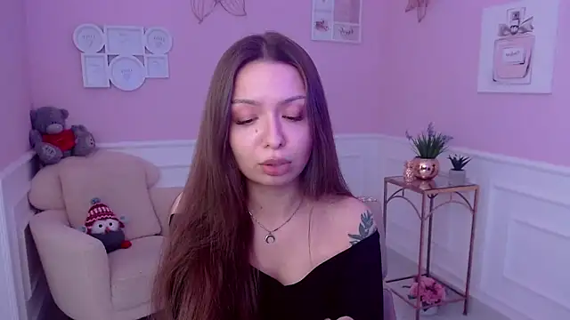 LucySkilar online show from 01.27.25