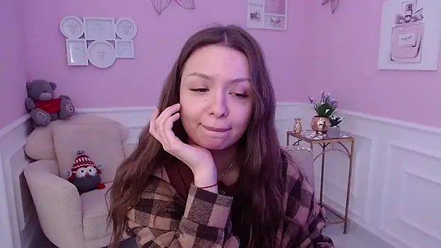 LucySkilar online show from 03.16.25