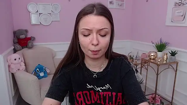 Snapshot of LucySkilar chatting on 01.18.26 LucySkilar online show from 01.18.26