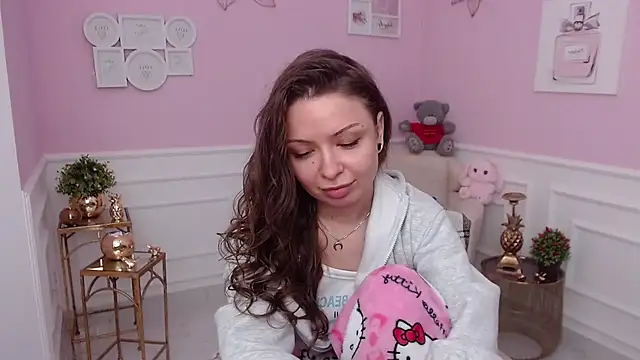 Snapshot of LucySkilar chatting on 02.06.26 LucySkilar online show from 02.06.26