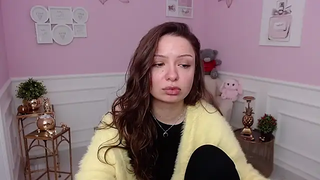 Snapshot of LucySkilar chatting on 02.23.26 LucySkilar online show from 02.23.26