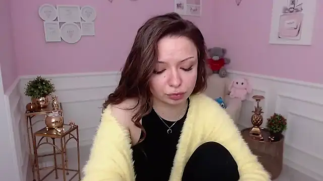 Snapshot of LucySkilar chatting on 02.24.26 LucySkilar online show from 02.24.26