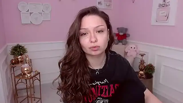 Snapshot of LucySkilar chatting on 03.05.26 LucySkilar online show from 03.05.26