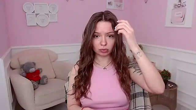Snapshot of LucySkilar chatting on 04.03.26 LucySkilar online show from 04.03.26