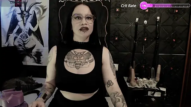 Evil Queen 666 online show from 12.04.24