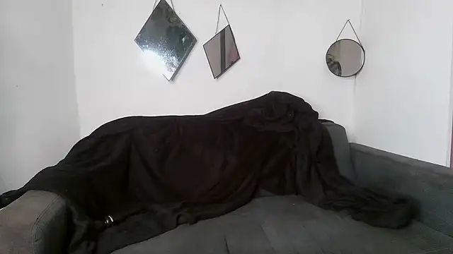 Snapshot of mamiedonuts chatting on 10.09.25 mamiedonuts online show from 10.09.25