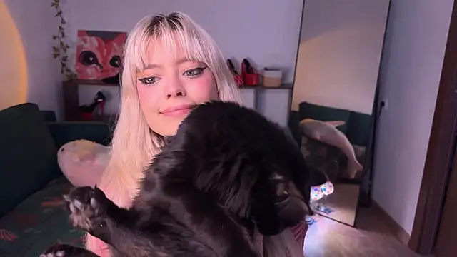 Snapshot of Eerectioneering chatting on 10.08.25 Eerectioneering online show from 10.08.25