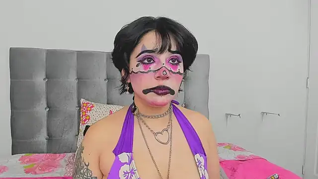 Snapshot of hey_noraly chatting on 02.01.25 hey noraly online show from 02.01.25