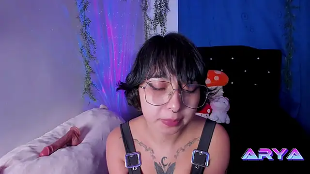 arysUwU online show from 02.22.25