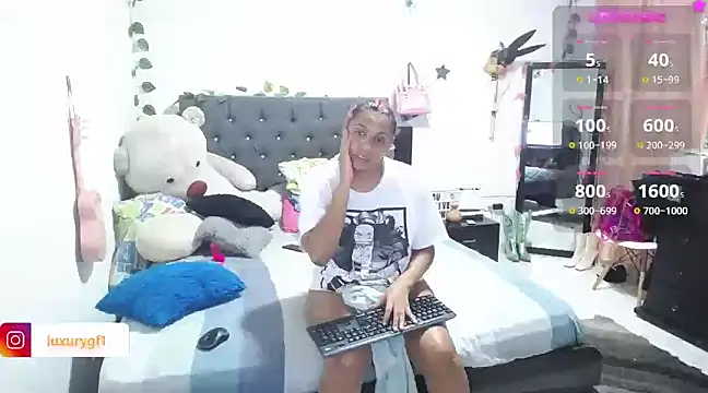 Pocahontaslovex online show from 01.11.25