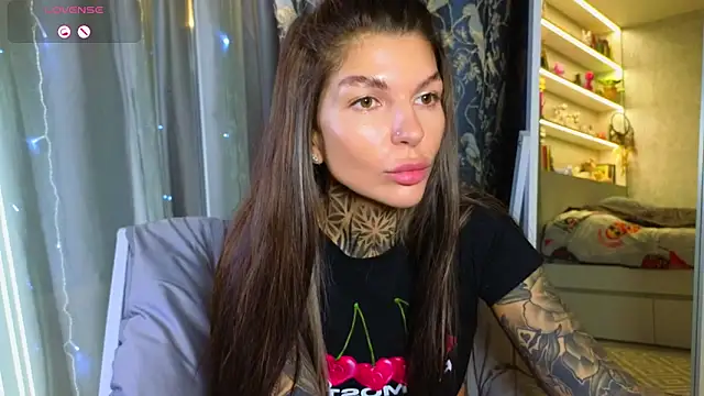 Snapshot of tattooedBabyy chatting on 01.18.26 tattooedBabyy online show from 01.18.26