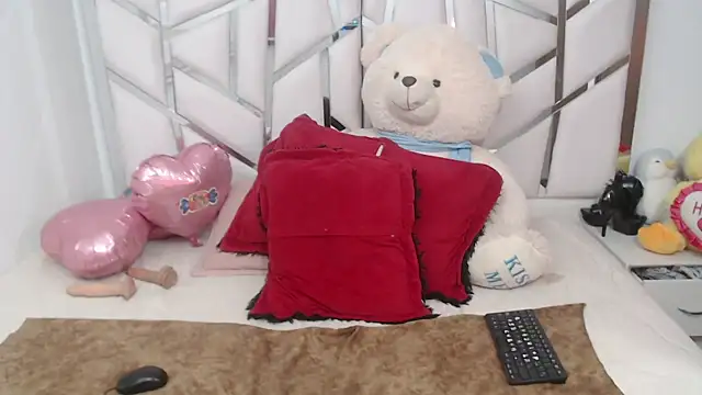 celestesouzalatin online show from 09.28.25