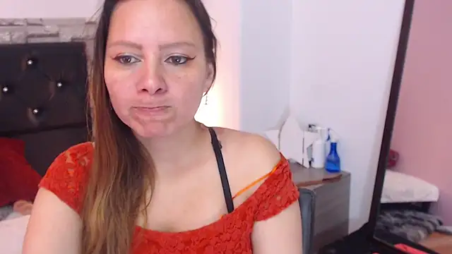 camila delarosa online show from 02.28.25