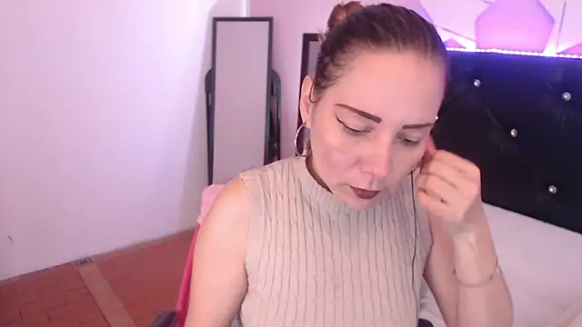 camila delarosa online show from 10.24.25