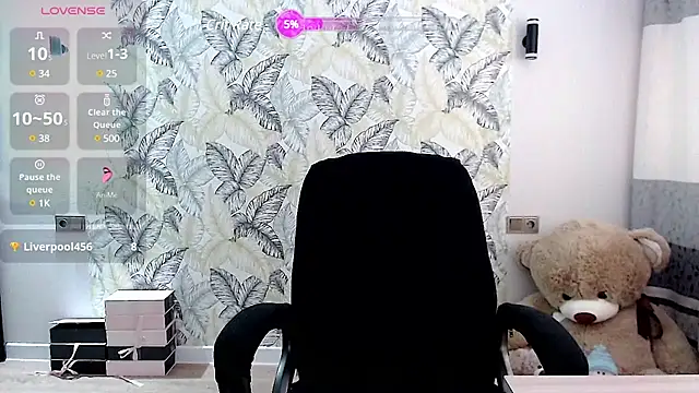 Snapshot of Marmalade_Fox chatting on 02.01.25 Marmalade Fox online show from 02.01.25